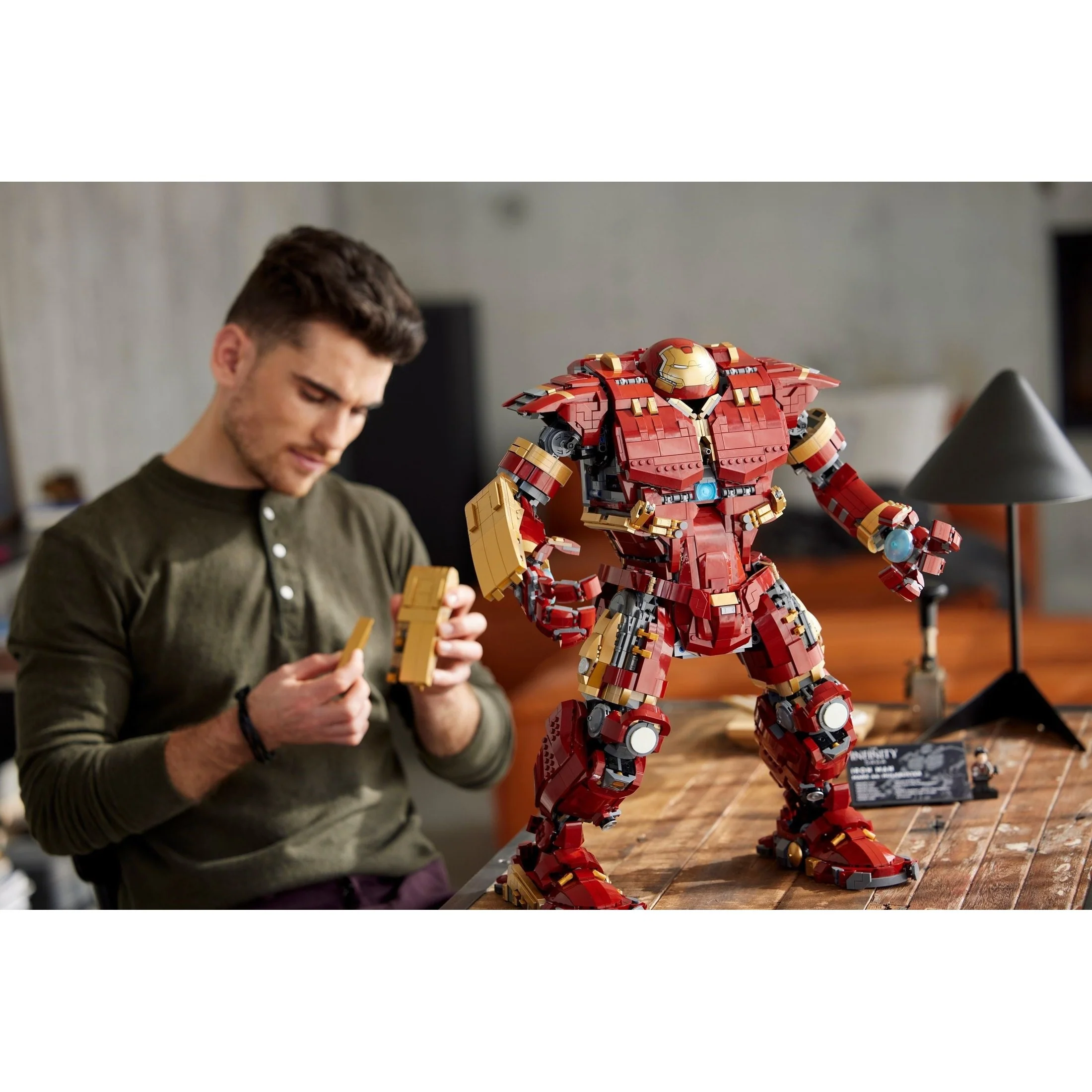 LEGO Marvel Super Heroes Hulkbuster 76210 - Image 9
